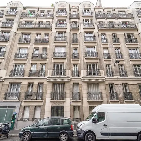 For 3 - 18e Montmartre