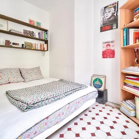 For 3 - 18e Montmartre